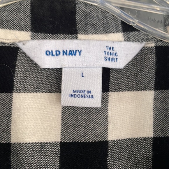 Old Navy Black/cream flannel button up tunic size L - Picture 2 of 2
